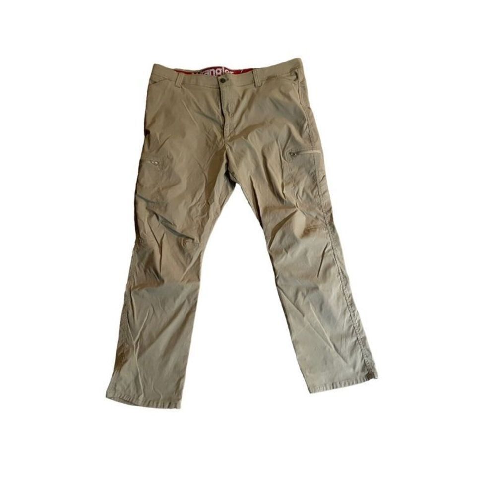 Wrangler Sweat Resistant Khaki Pant (42/30)